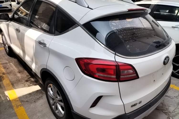 Used Bestune X80 2017 1.8T Automatic Luxury Model Rear Left 45 Deg
