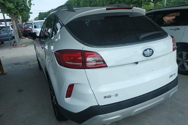 Used Bestune X80 2017 2.0L automatic Technology trim level Rear Left 45 Deg