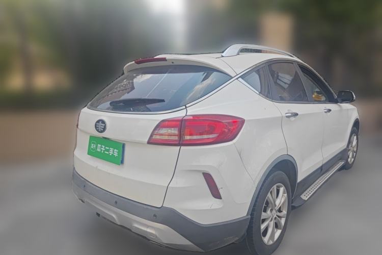 Used Bestune X80 2017 1.8T Automatic Luxury Model Rear Right 45 Deg