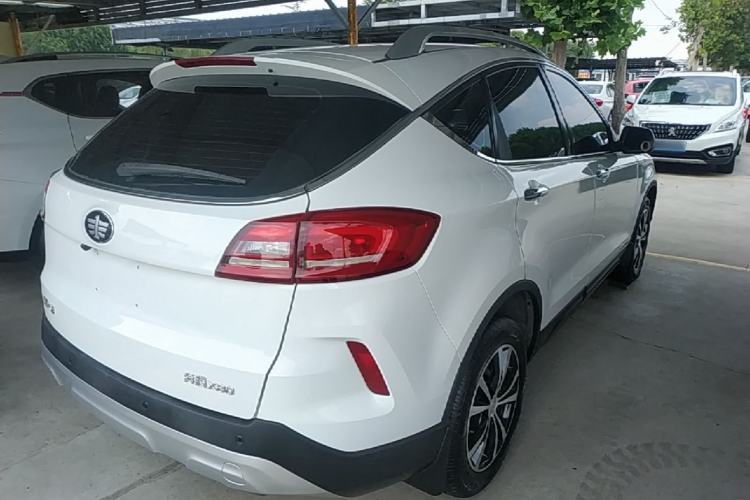 Used Bestune X80 2017 2.0L automatic Technology trim level Rear Right 45 Deg