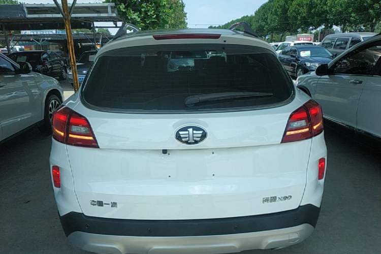 Used Bestune X80 2017 2.0L automatic Technology trim level Rear