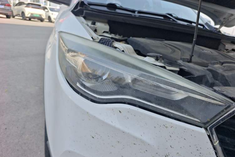 Used Bestune X80 2017 1.8T Automatic Luxury Model Right Front Headlight