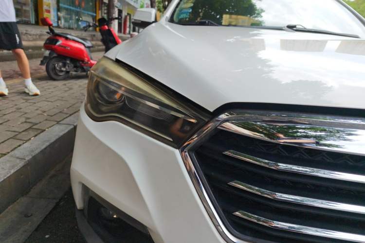 Used Bestune X80 2017 2.0L Automatic Elite Edition Right Front Headlight