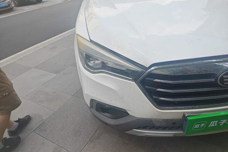 Used Bestune X80 2017 1.8T Automatic Luxury Model Right Front Headlight