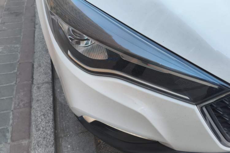Used Bestune X80 2017 1.8T Automatic Sport Model Right Front Headlight