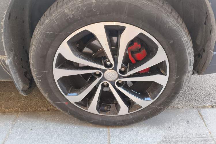 Used Bestune X80 2017 1.8T Automatic Sport Model Right Front Wheel Hub