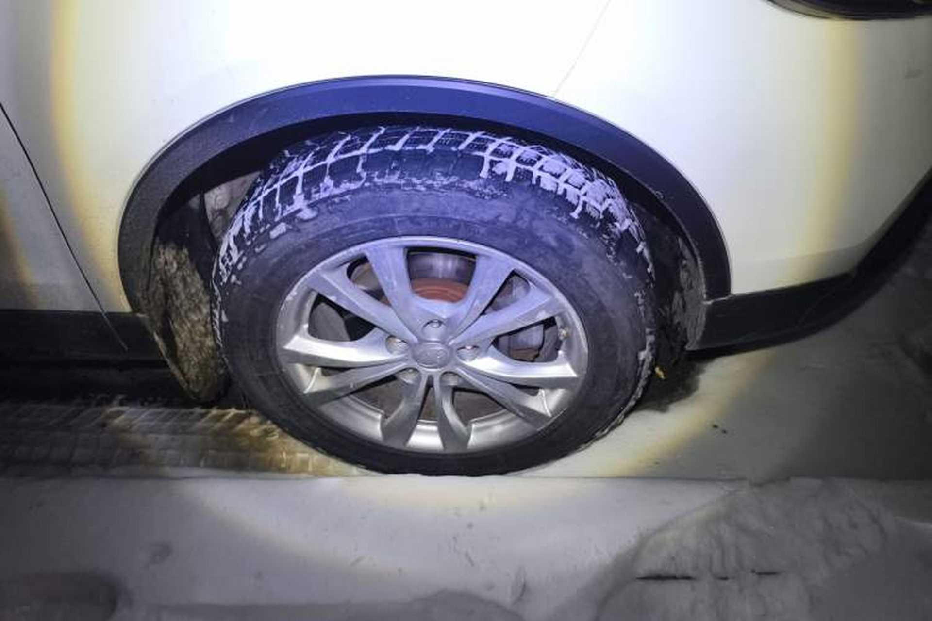 Used Bestune X80 2017 2.0L automatic Technology trim level Right Front Wheel Hub