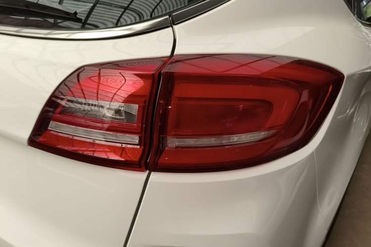 Used Bestune X80 2017 1.8T Automatic Luxury Model Right Rear Taillight