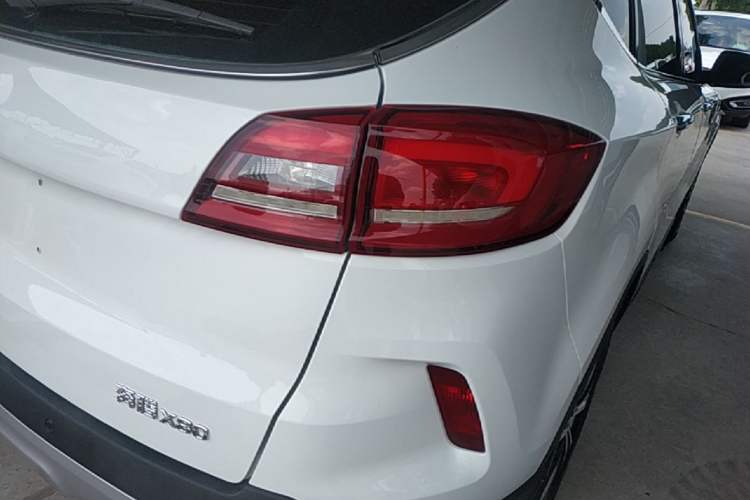 Used Bestune X80 2017 2.0L automatic Technology trim level Right Rear Taillight