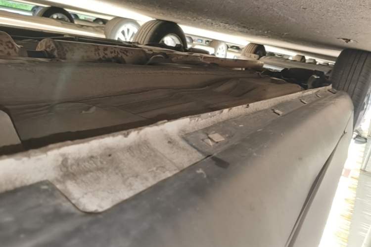 Used Bestune X80 2017 1.8T Automatic Luxury Model Right Side Sill