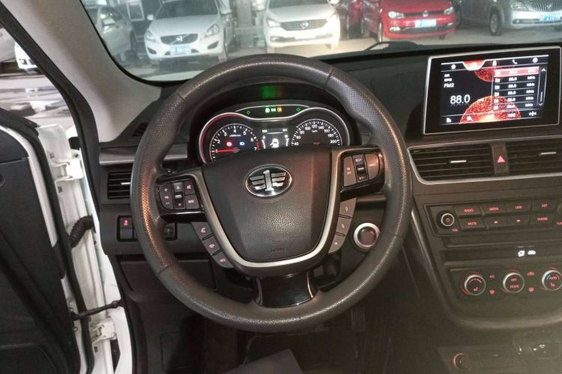 Used Bestune X80 2017 1.8T Automatic Luxury Model Steering Wheel