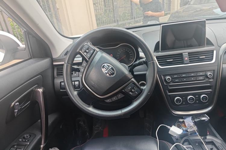 Used Bestune X80 2017 1.8T Automatic Luxury Model Steering Wheel