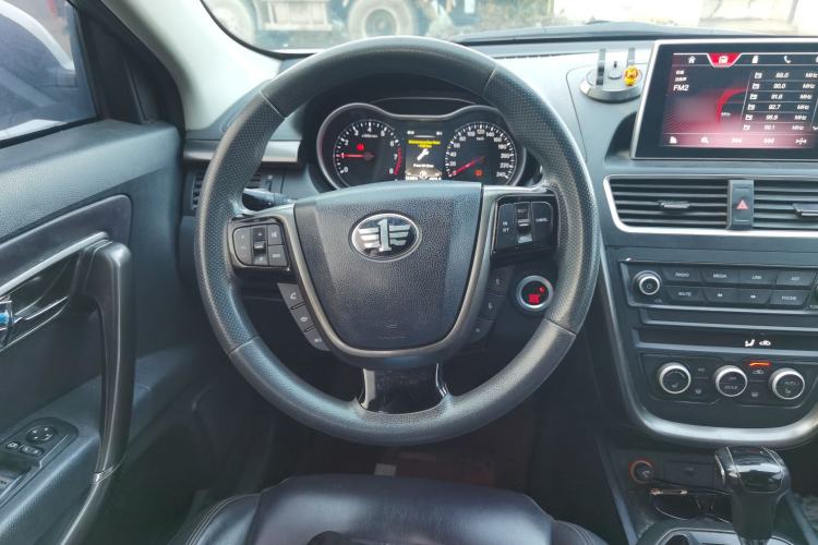 Used Bestune X80 2017 1.8T Automatic Luxury Model Steering Wheel