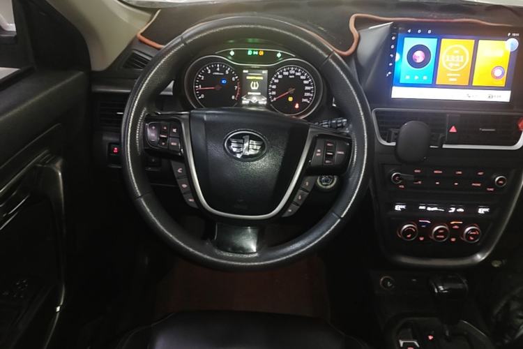 Used Bestune X80 2017 1.8T Automatic Luxury Model Steering Wheel