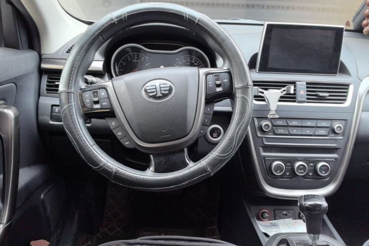 Used Bestune X80 2017 1.8T Automatic Luxury Model Steering Wheel