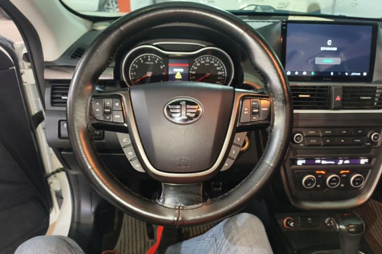 Used Bestune X80 2017 1.8T Automatic Luxury Model Steering Wheel