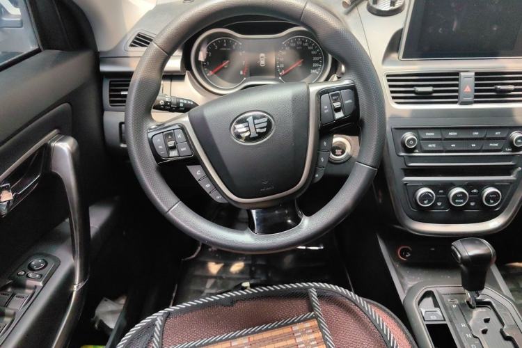 Used Bestune X80 2017 1.8T Automatic Luxury Model Steering Wheel
