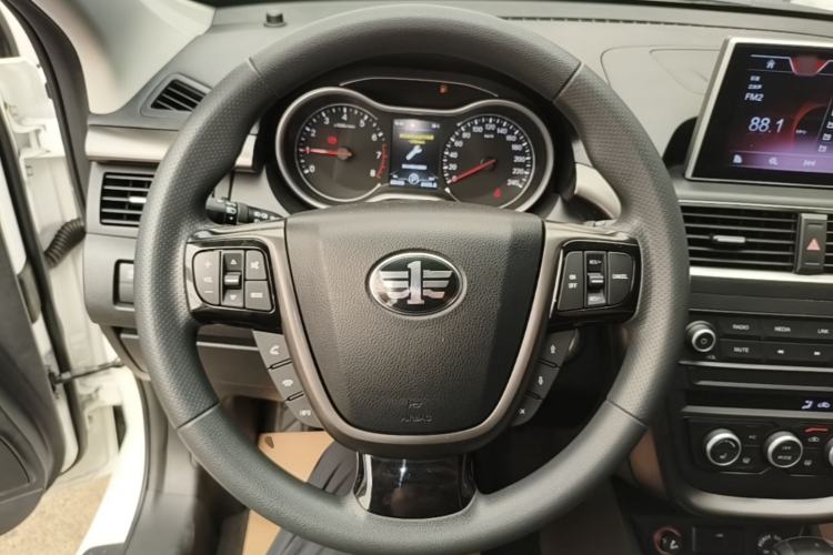 Used Bestune X80 2017 1.8T Automatic Luxury Model Steering Wheel