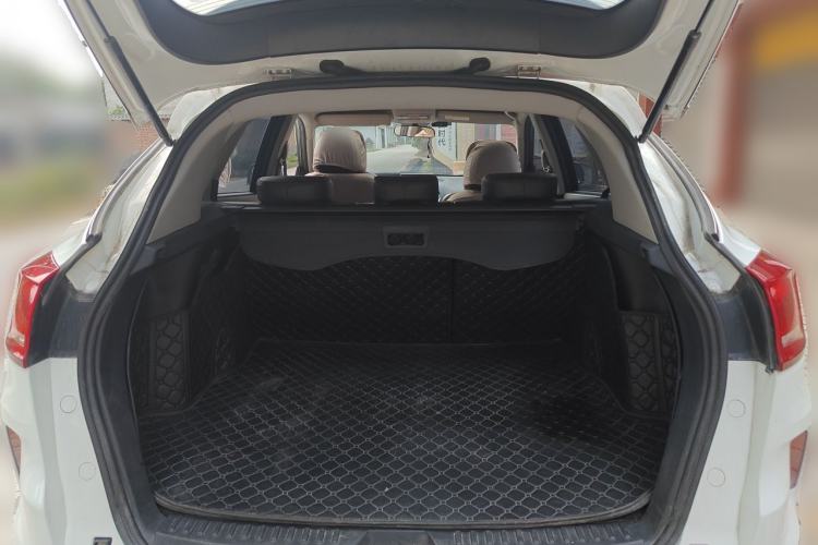 Used Bestune X80 2017 2.0L Manual Luxury Edition Trunk