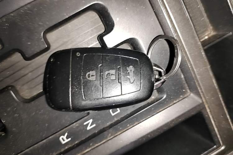 Used Bestune X80 2017 1.8T Automatic Luxury Model Vehicle Key