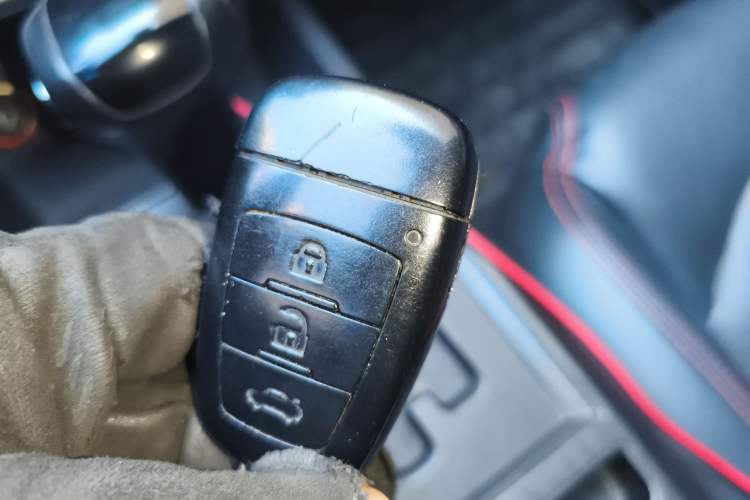 Used Bestune X80 2017 1.8T Automatic Sport Model Vehicle Key
