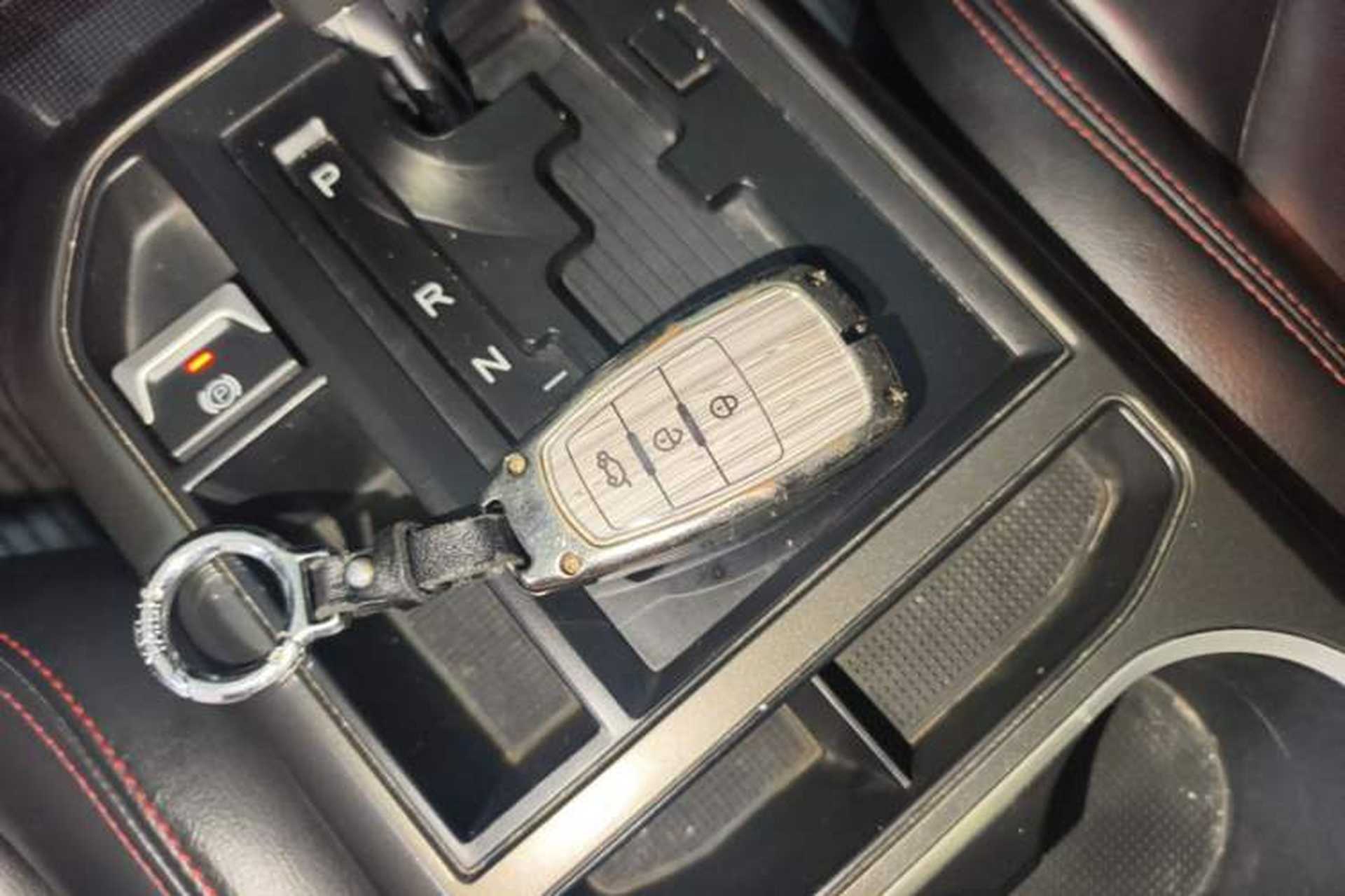 Used Bestune X80 2017 1.8T Automatic Luxury Model Vehicle Key