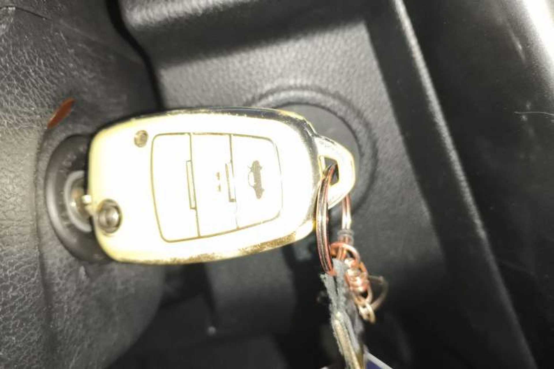 Used Bestune X80 2017 2.0L automatic Technology trim level Vehicle Key