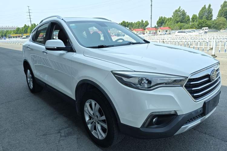 Used Bestune X80 2018 2.0L Automatic 20th Anniversary Edition Front Right 45 Deg