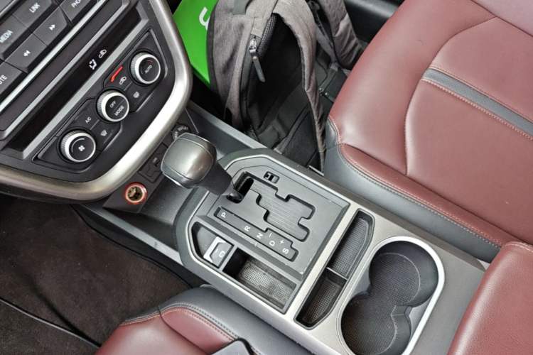 Used Bestune X80 2018 2.0L Automatic 20th Anniversary Edition Gear Lever
