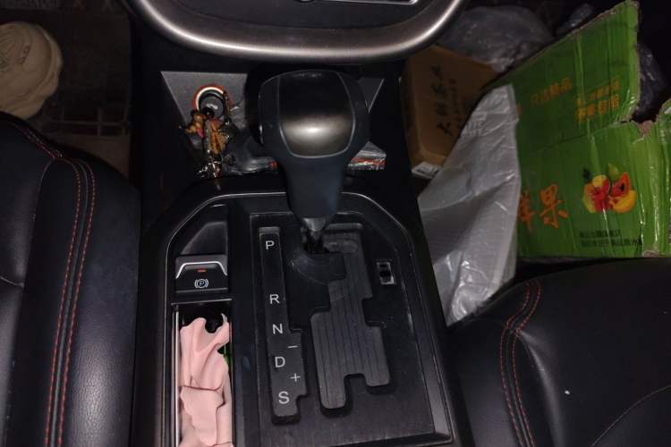 Used Bestune X80 2018 Live Edition 2.0L Automatic Comfort Model Gear Lever