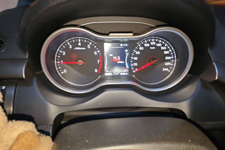 Used Bestune X80 2018 Live Edition 1.8T Automatic Luxury Model Instrument Cluster