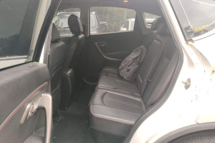 Used Bestune X80 2018 Live Edition 1.8T Automatic Luxury Model Left Rear Seat
