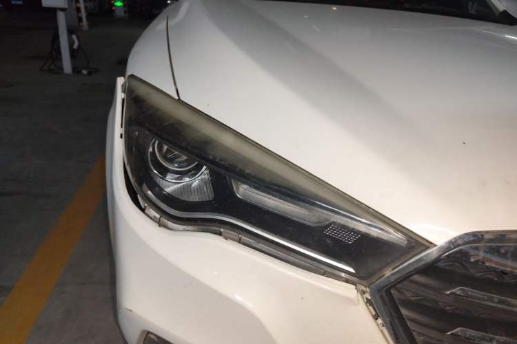Used Bestune X80 2018 Live Edition 2.0L Automatic Comfort Model Right Front Headlight