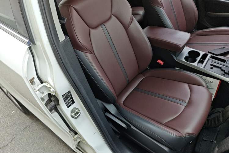 Used Bestune X80 2018 2.0L Automatic 20th Anniversary Edition Right Front Seat