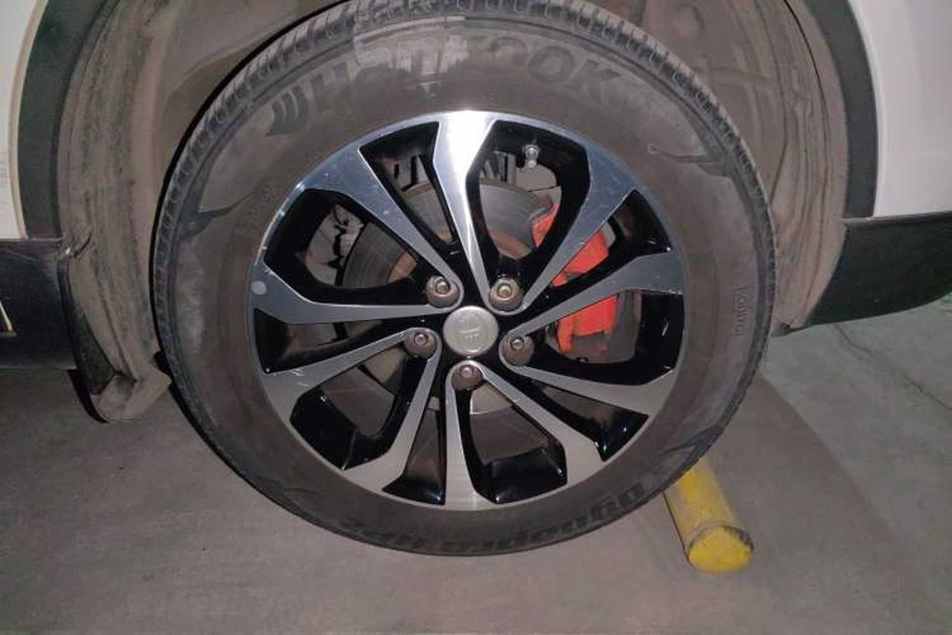 Used Bestune X80 2018 Live Edition 1.8T Automatic Luxury Model Right Front Wheel Hub