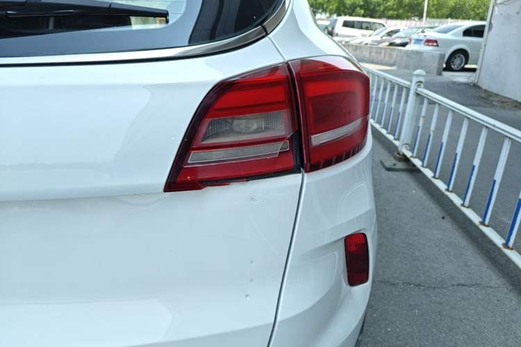 Used Bestune X80 2018 2.0L Automatic 20th Anniversary Edition Right Rear Taillight