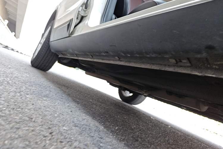 Used Bestune X80 2018 2.0L Automatic 20th Anniversary Edition Right Side Sill