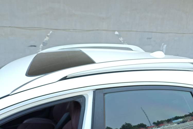 Used Bestune X80 2018 2.0L Automatic 20th Anniversary Edition Roof
