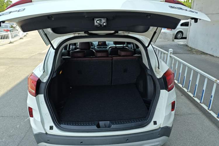 Used Bestune X80 2018 2.0L Automatic 20th Anniversary Edition Trunk