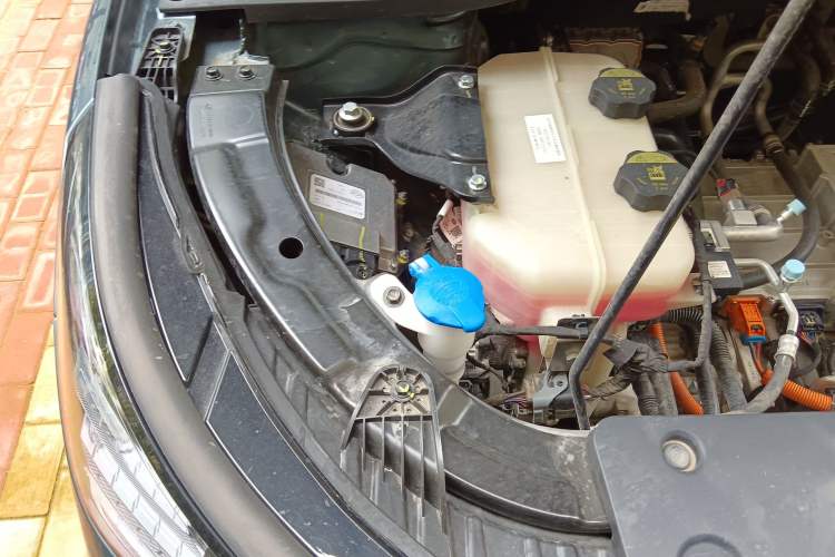 Used Bestune Yueyi 03 2025 565km Premium Edition Engine Bay Right
