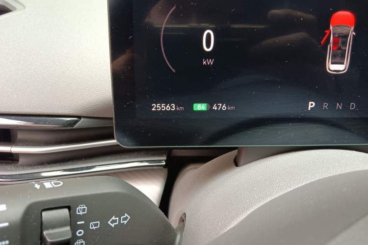 Used Bestune Yueyi 03 2025 565km Premium Edition Odometer Close Up