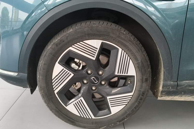Used Bestune Yueyi 03 2025 565km Premium Edition Exterior 4