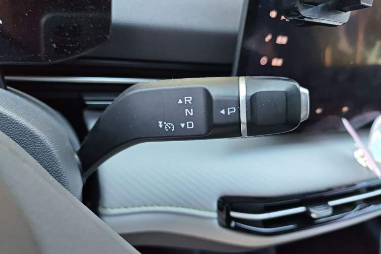 Used Bestune Yueyi 03 2025 445km Quality Selection Edition Gear Lever