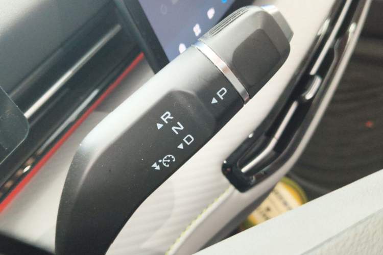 Used Bestune Yueyi 03 2025 565km Premium Edition Gear Lever