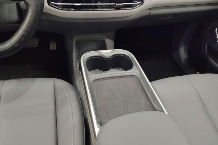 Used Bestune Yueyi 03 2025 565km Enjoy Edition Gear Lever