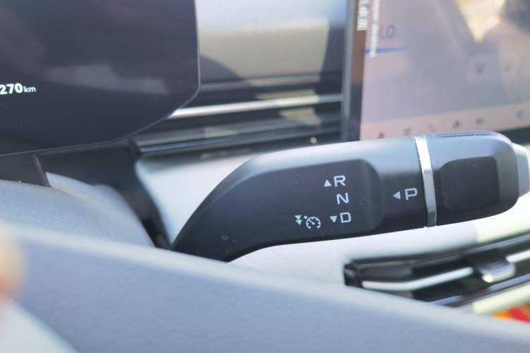 Used Bestune Yueyi 03 2025 445km Quality Selection Edition Gear Lever