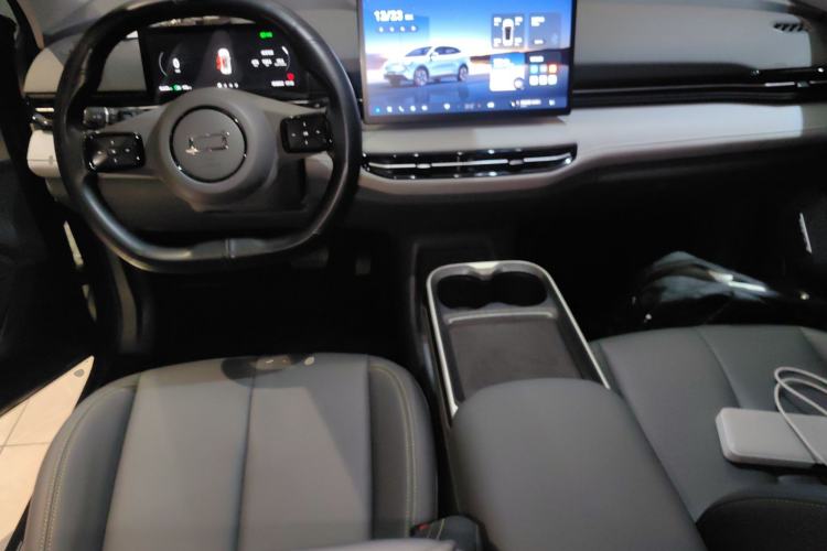 Used Bestune Yueyi 03 2025 565km Enjoy Edition Interior 2