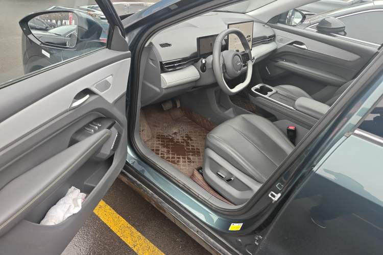 Used Bestune Yueyi 03 2025 565km Premium Edition Interior 3