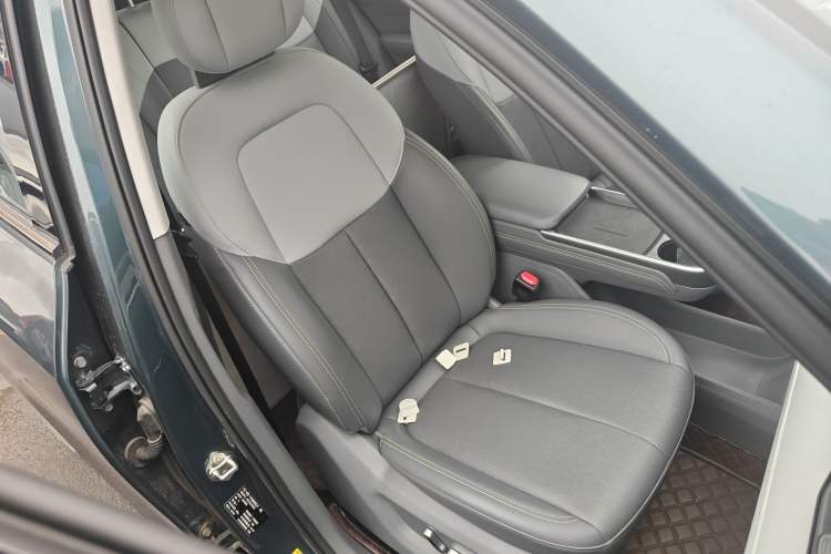 Used Bestune Yueyi 03 2025 565km Premium Edition Right Front Seat