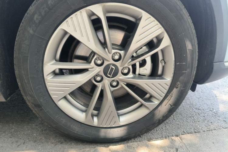 Used Bestune Yueyi 03 2025 565km Enjoyment Edition Right Front Wheel Hub